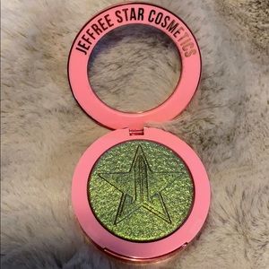 Jeffree Star highlighter